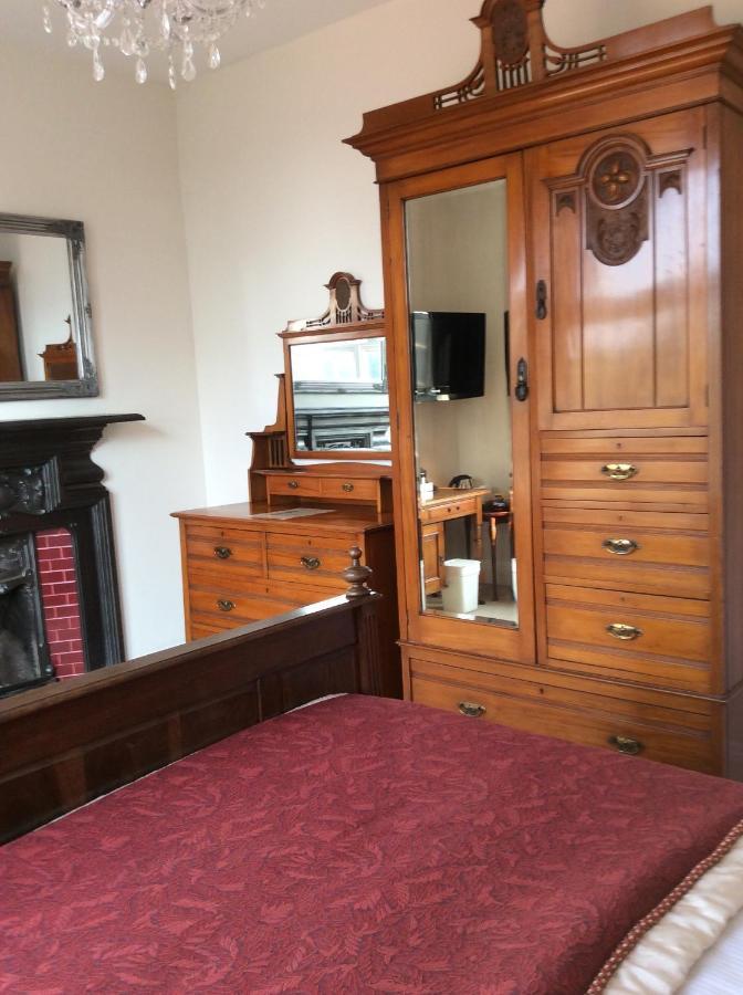 The Old Surgery Bed & Breakfast Clacton-on-Sea Bagian luar foto