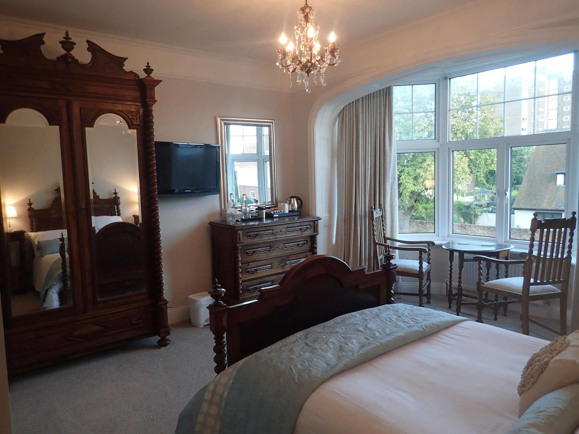 The Old Surgery Bed & Breakfast Clacton-on-Sea Bagian luar foto