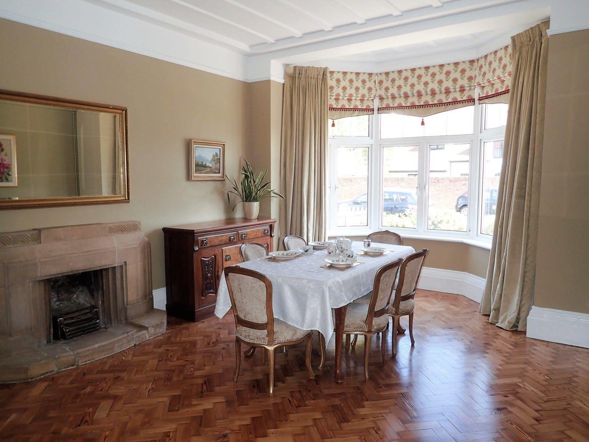 The Old Surgery Bed & Breakfast Clacton-on-Sea Bagian luar foto